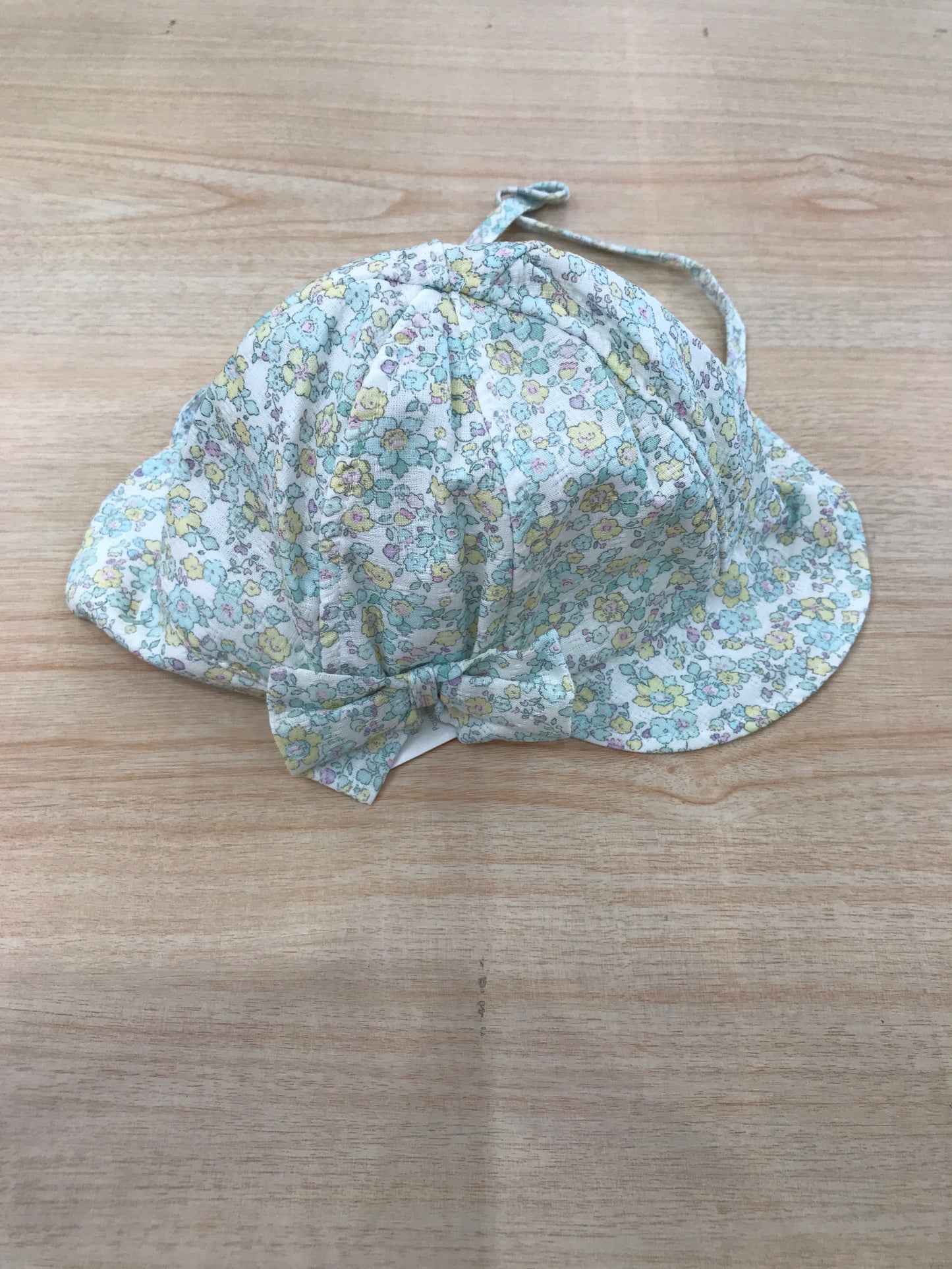 Cappello Paz Rodriguez in cotone con visiera con laccio con fiocchetto sul retro fantasia a fiori