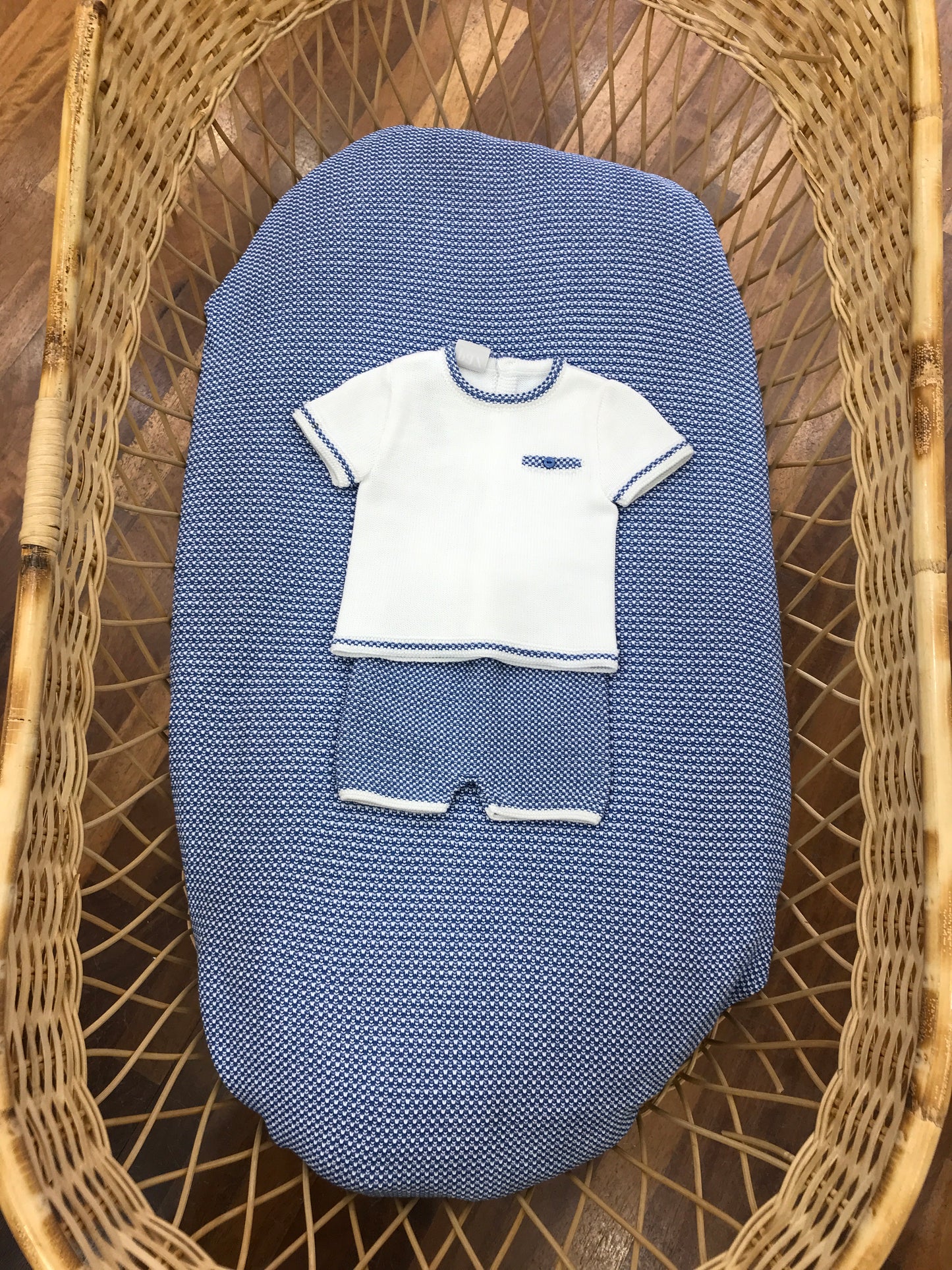 Coordinato nascita Paz Rodriguez in filo blu e bianco lavorato a maglia completino due pezzi