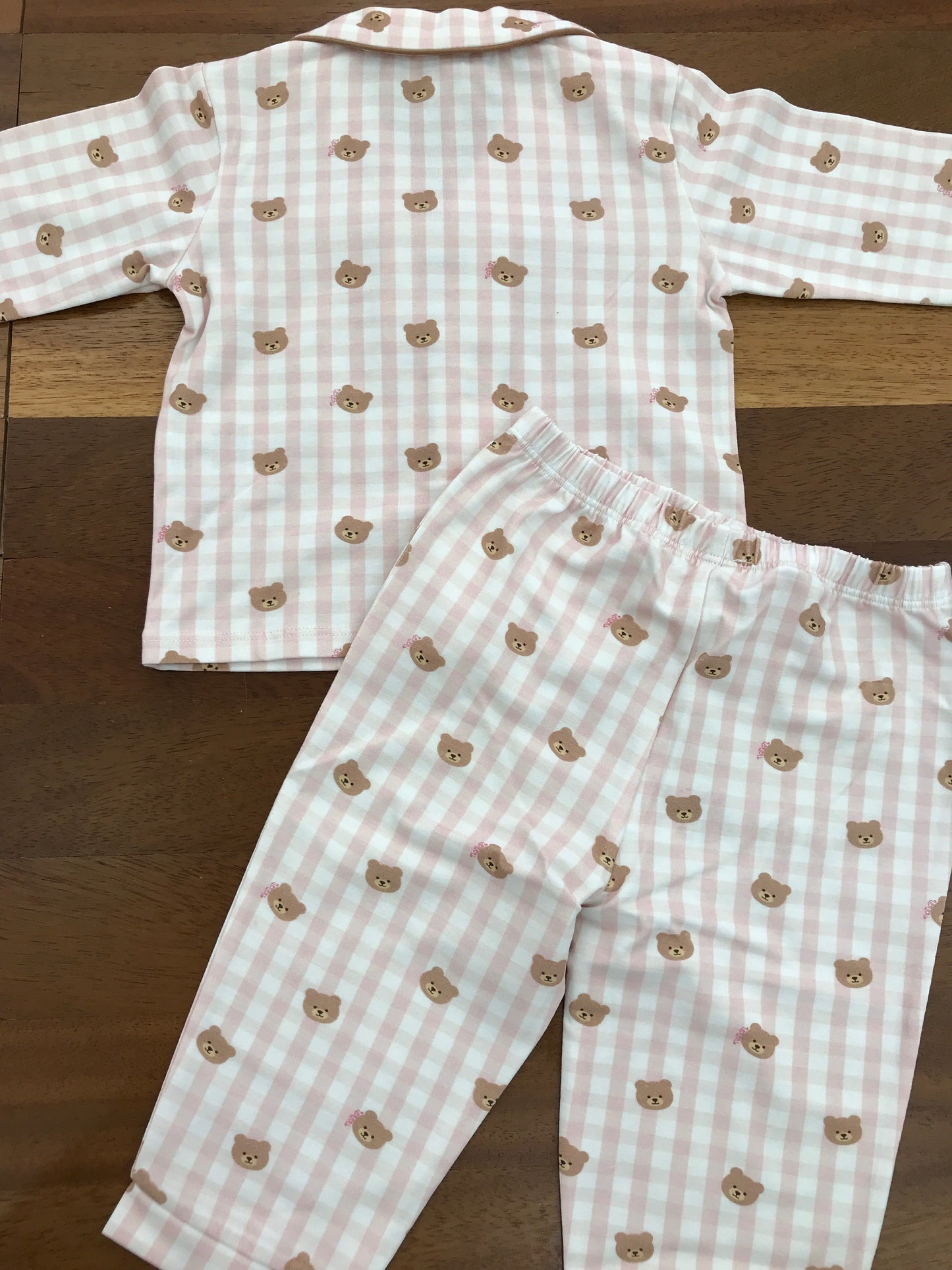 Pigiama Nanan in cotone due pezzi a quadretti bianco e rosa con orsetti marroni