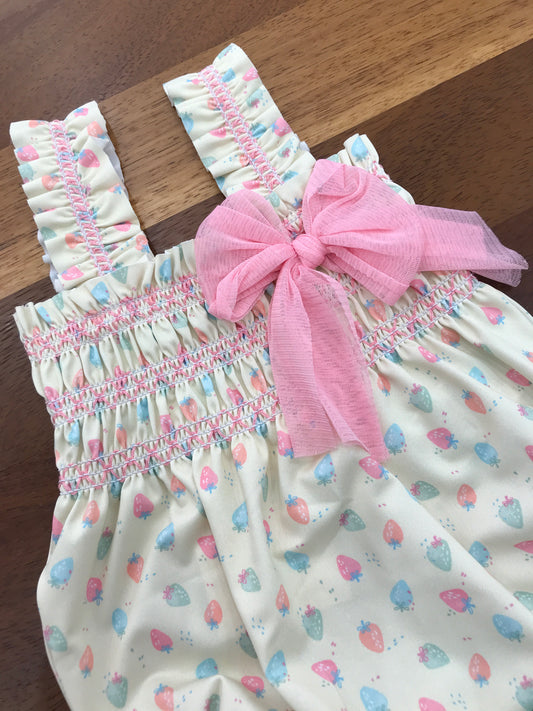 Costume Paz Rodriguez intero giallo con fragoline con spalline con rusche con fiocco laterale sul davanti rosa