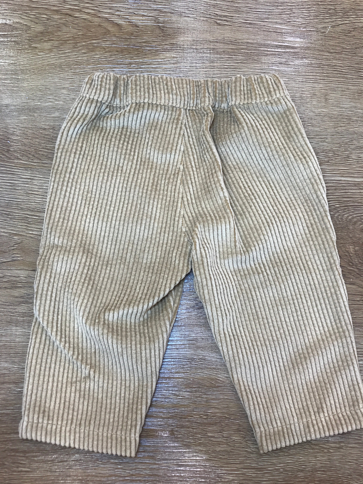 Pantalone Maperò in velluto a coste color cammello con tasche sul davanti e piccoli bottoncini