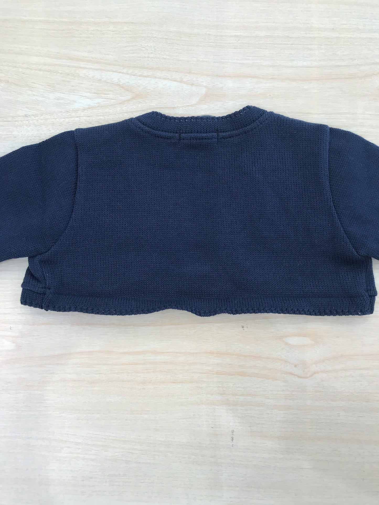 Cardigan Jo Milano in filo blu scuro aperto sul davanti