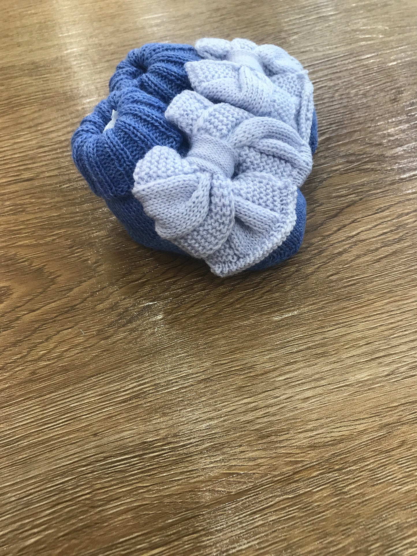 Babbucce Bebè di Almy in lana bluette con fiocchetti