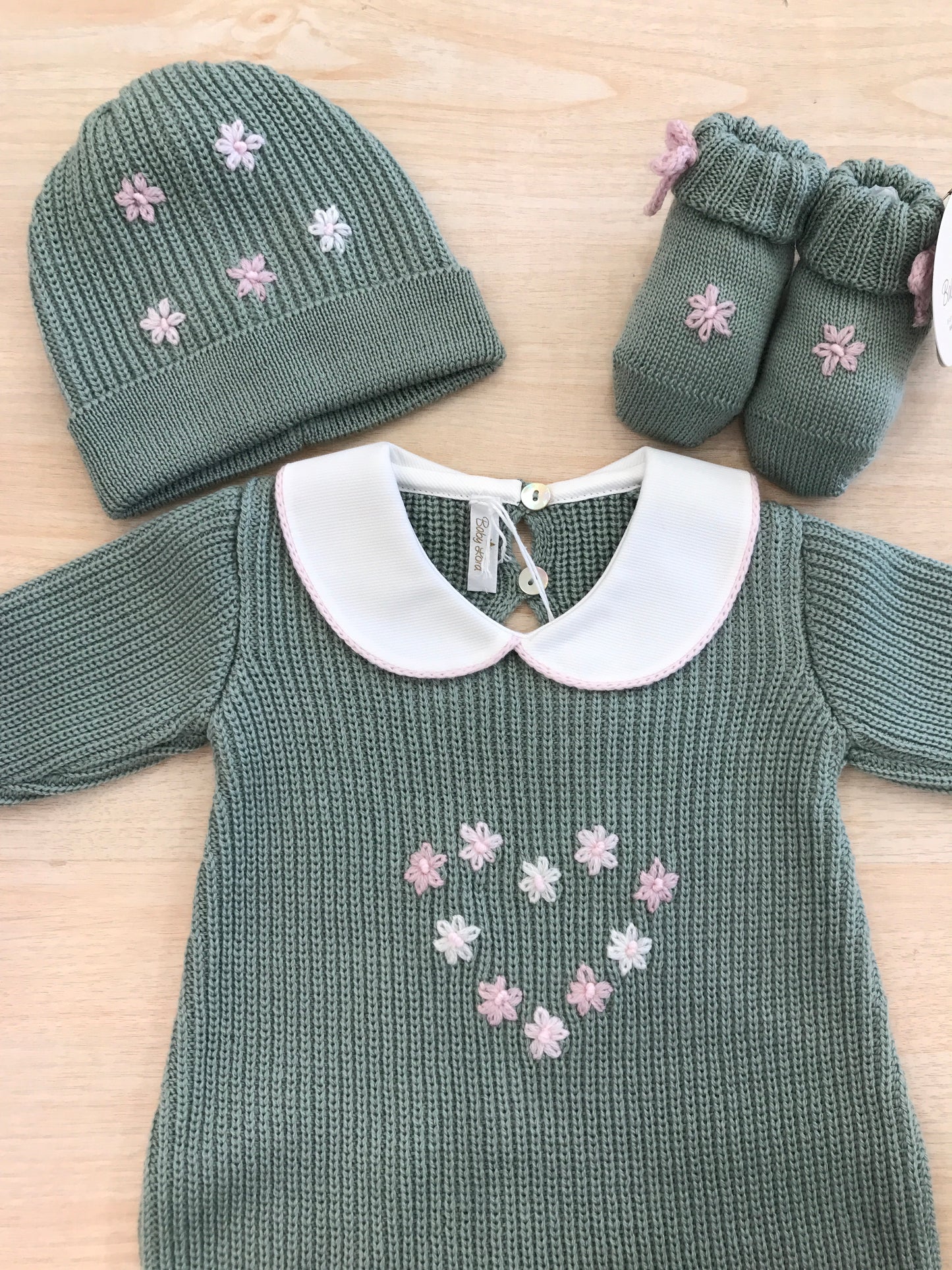 Tutina Baby Lord in lana manica lunga gamba lunga a costa inglese con cuore ricamato da margherite e colletto rifinito in rosa