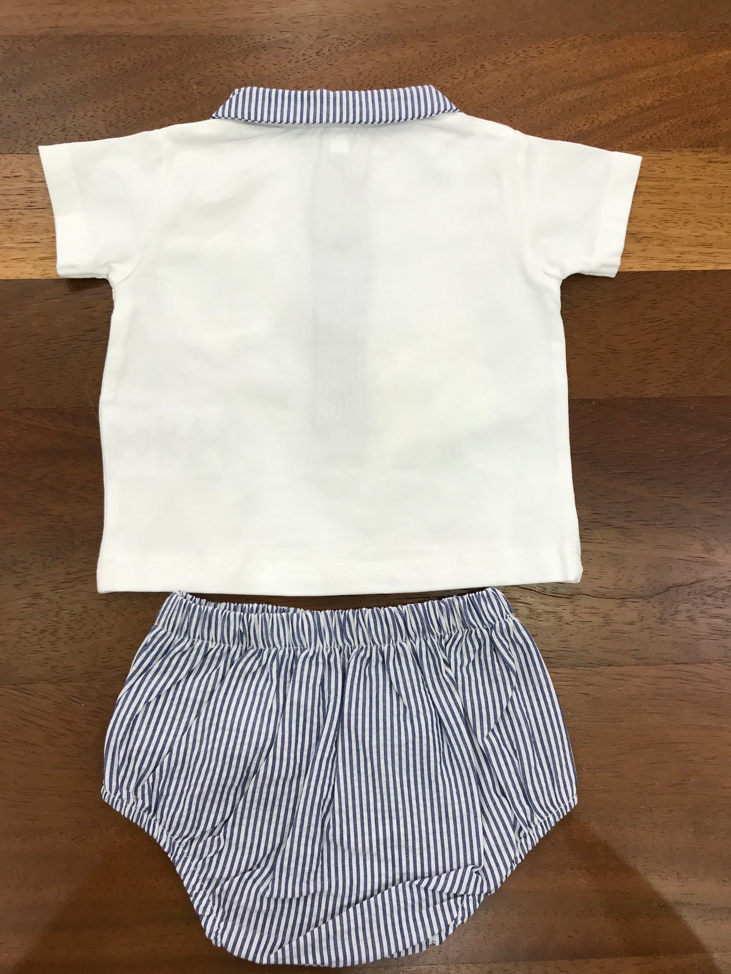 Completo Nanan due pezzi culotte a righe bianche e blu con bottoncini con t-shirt bianca mezza manica con collo blu a righe