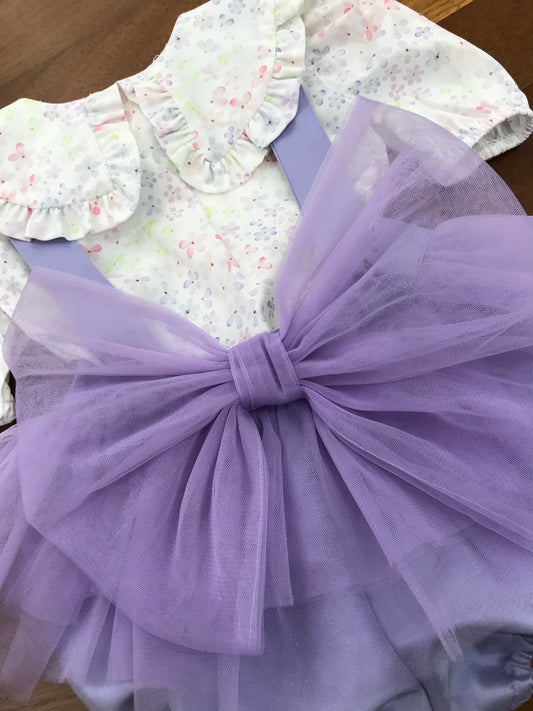 Salopette a'lapage in seta con bretelle con tulle con fiocco sul davanti