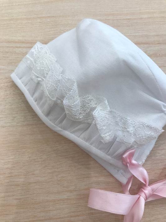 Cuffia Belan in cotone con pizzo e fiocco rosa