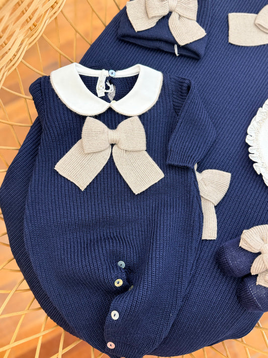 Coordinato Baby Lord a costa inglese in lana blu e tortora con fiocchi