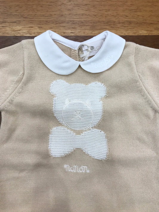 Pagliaccetto Nanan in filo beige e bianco mezza manica collo tondo bianco con orso con papillon in bianco davanti