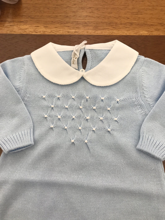 Tutina Baby Lord in filo manica lunga celeste con lavorazione di punto smock bianco sul petto