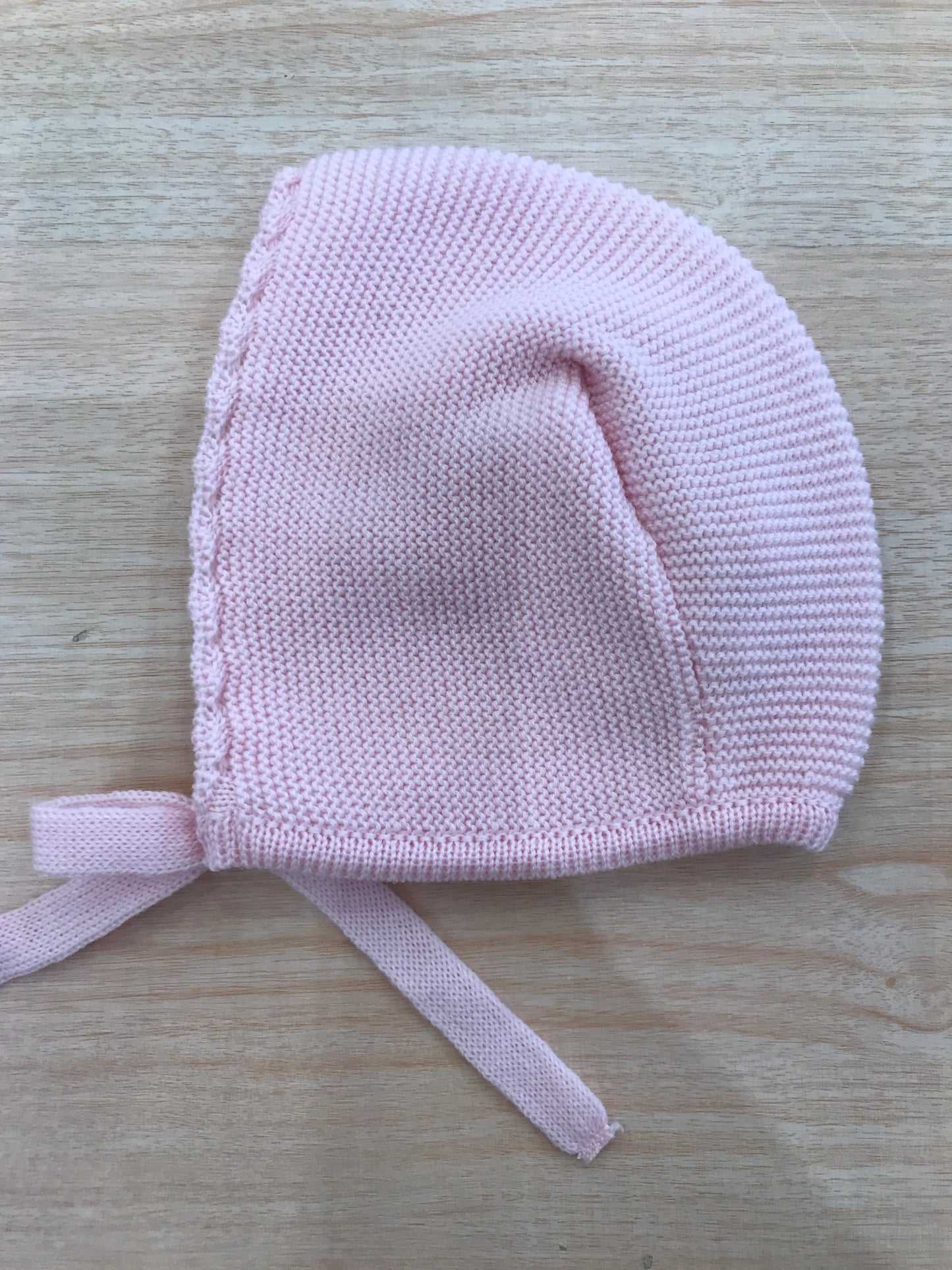 Cuffia Baby Lord in lana con rose rosa ricamate
