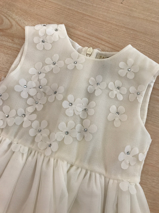 Abito Safer bianco in cotone con strato in tulle smanicato con fiori applicati sul corpetto