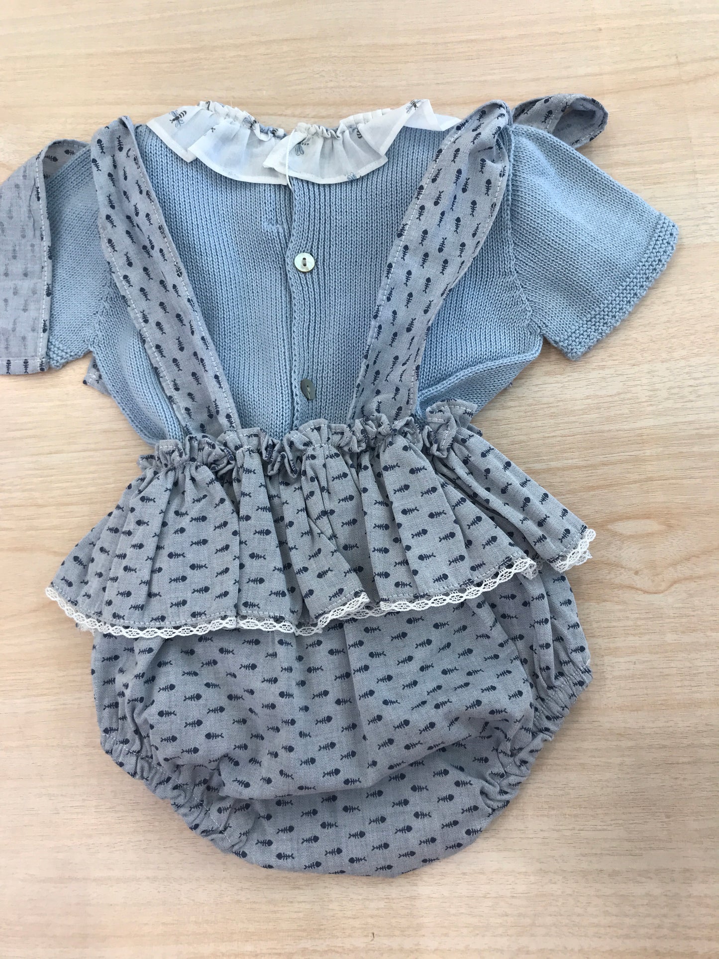 Completo Paloma De La O in cotone culotte con rusche e bretelle con t-shirt in filo con rusche mezza manica
