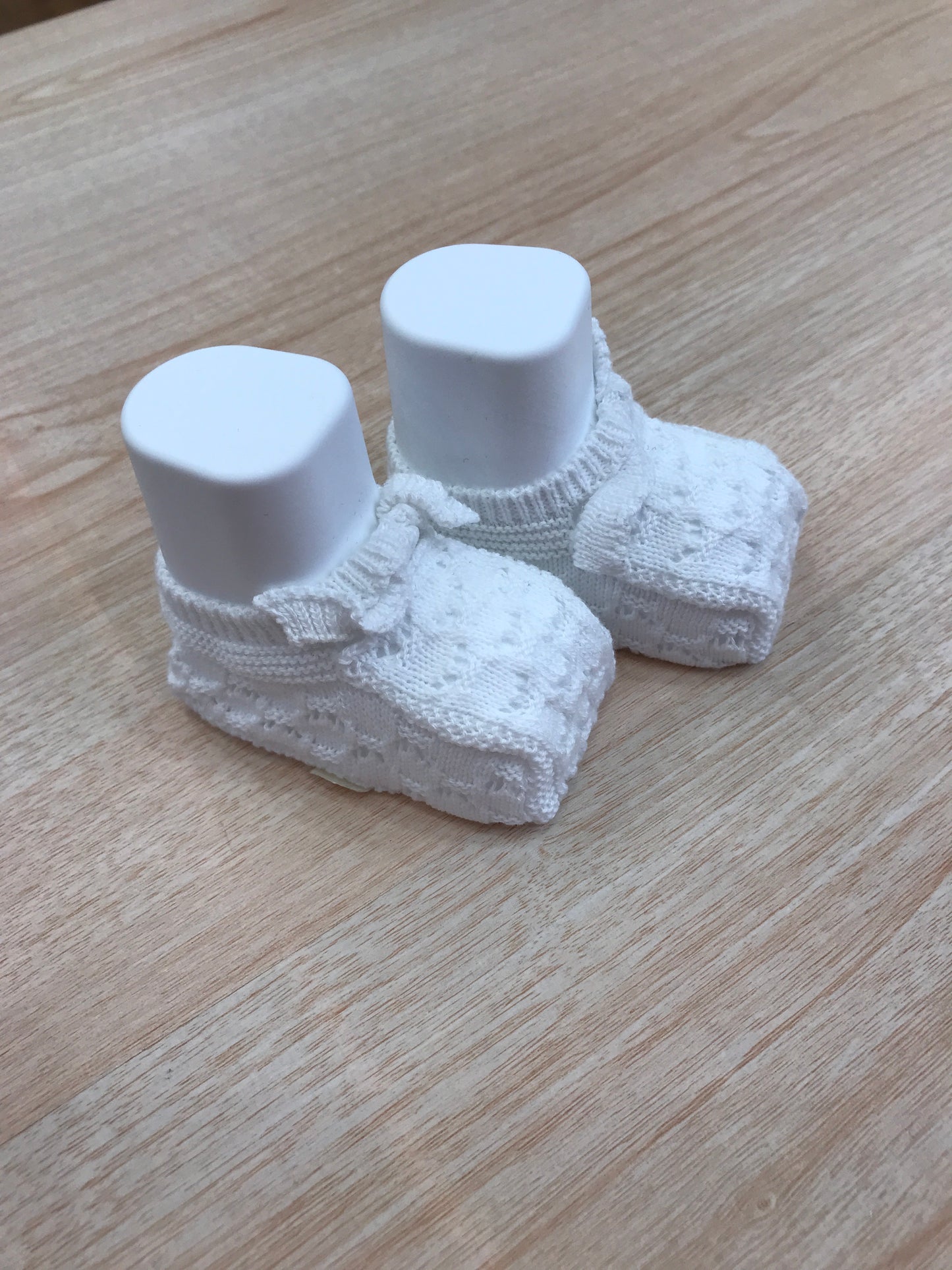 Babbucce PCS in filo bianco lavorate traforate
