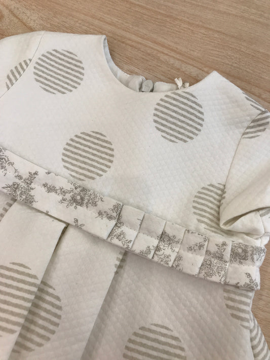 Abito Nanan in cotone panna a pois grigi con rusche in vita mezza manica con zip