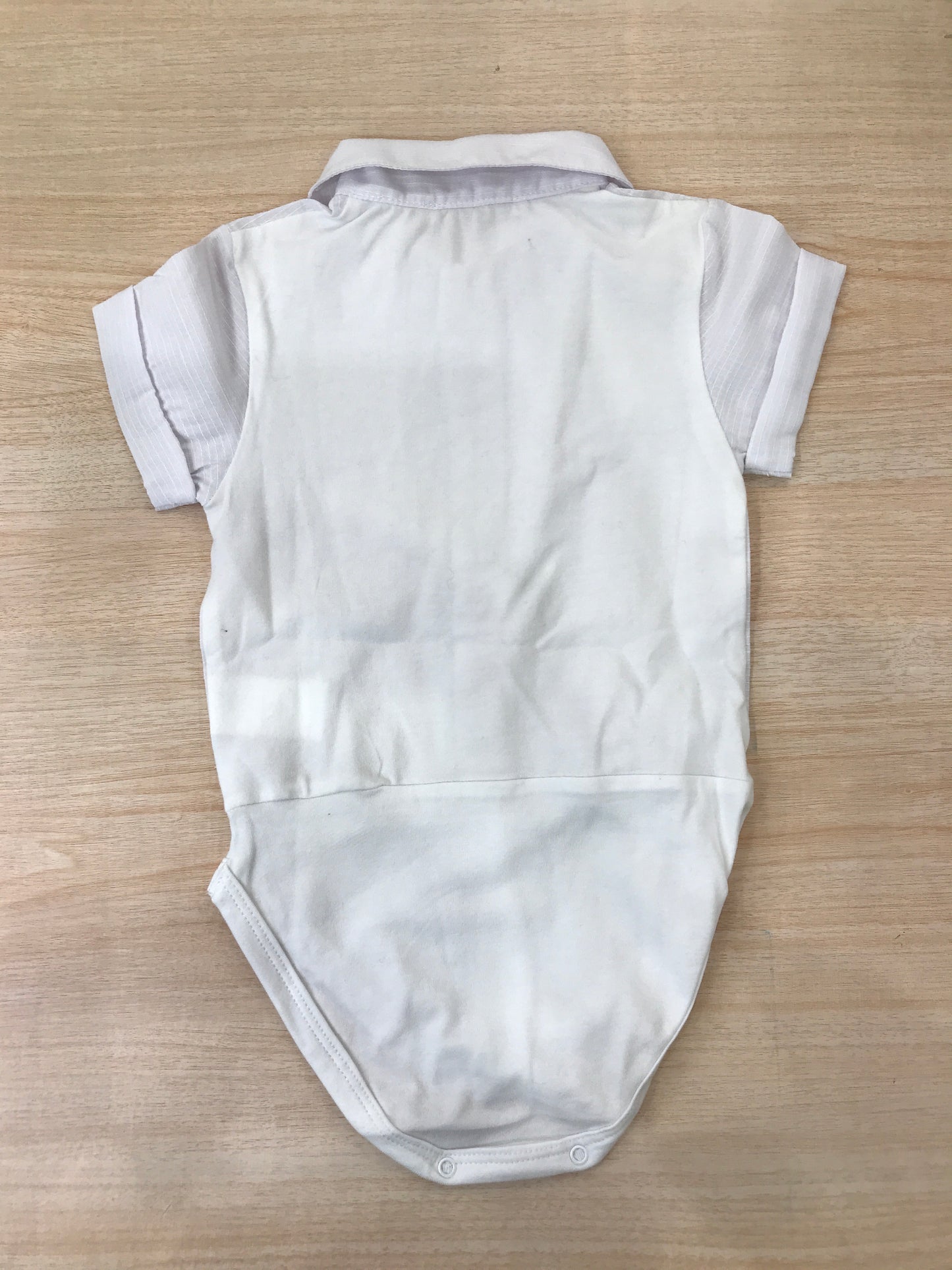 Body Coccodè in cotone mezza manica effetto camicia colletto a punta con bottoncini sul davanti