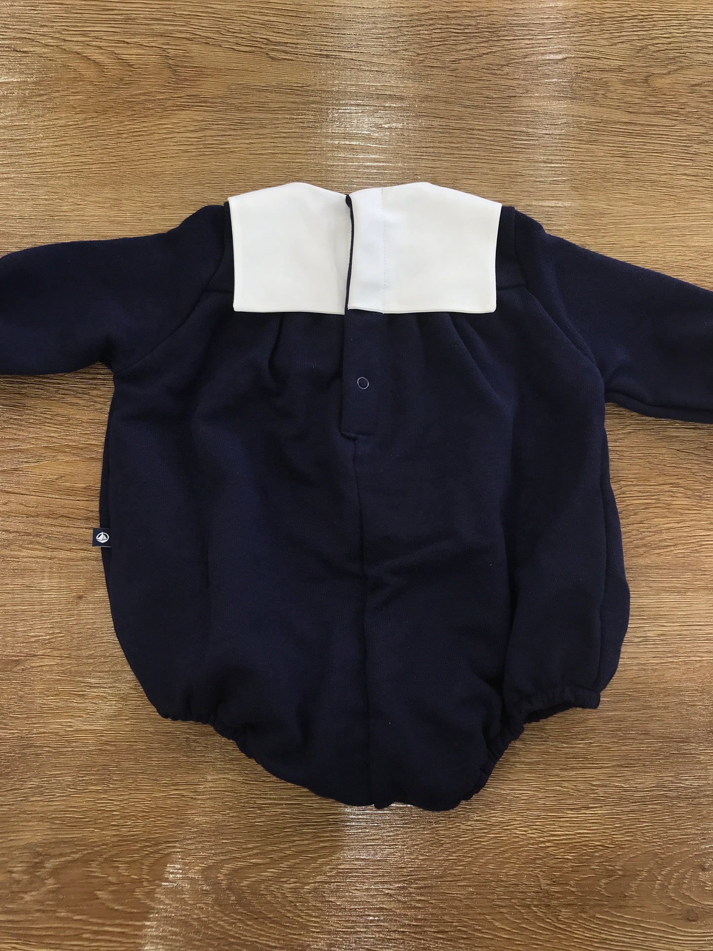 Pagliaccetto Petit Bateau in felpa con manica a sbuffo con collo squadrato bianco con cuoricini rossi