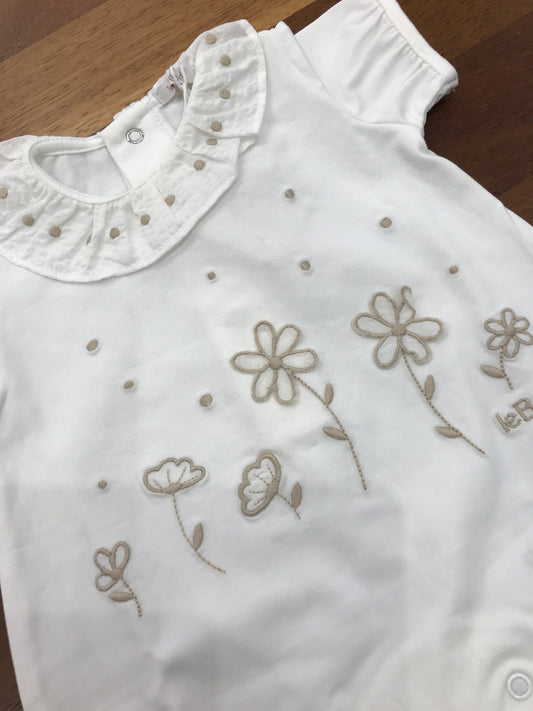 Pagliaccetto Le Bebè in cotone mezza manica con collo con rusche con pois beige e fiori ricamati sul davanti