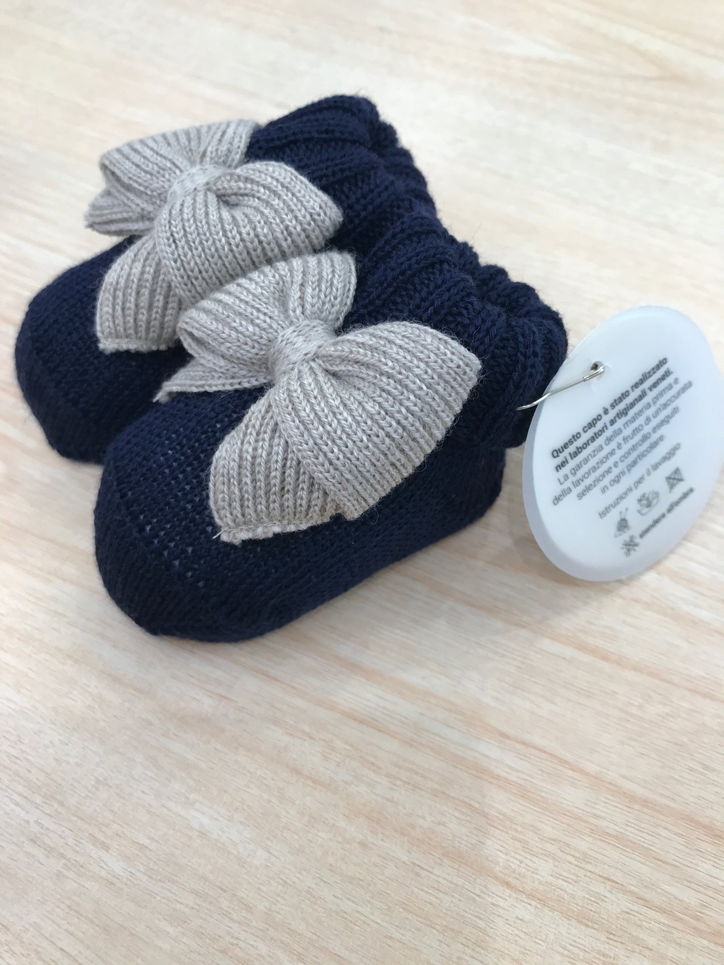 Babbucce Baby Lord in lana blu scuro con fiocco tortora