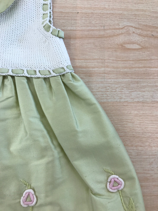 Abito Colibrì con corpetto in filo bianco smanicato con gonna rifinita da fiori colorati