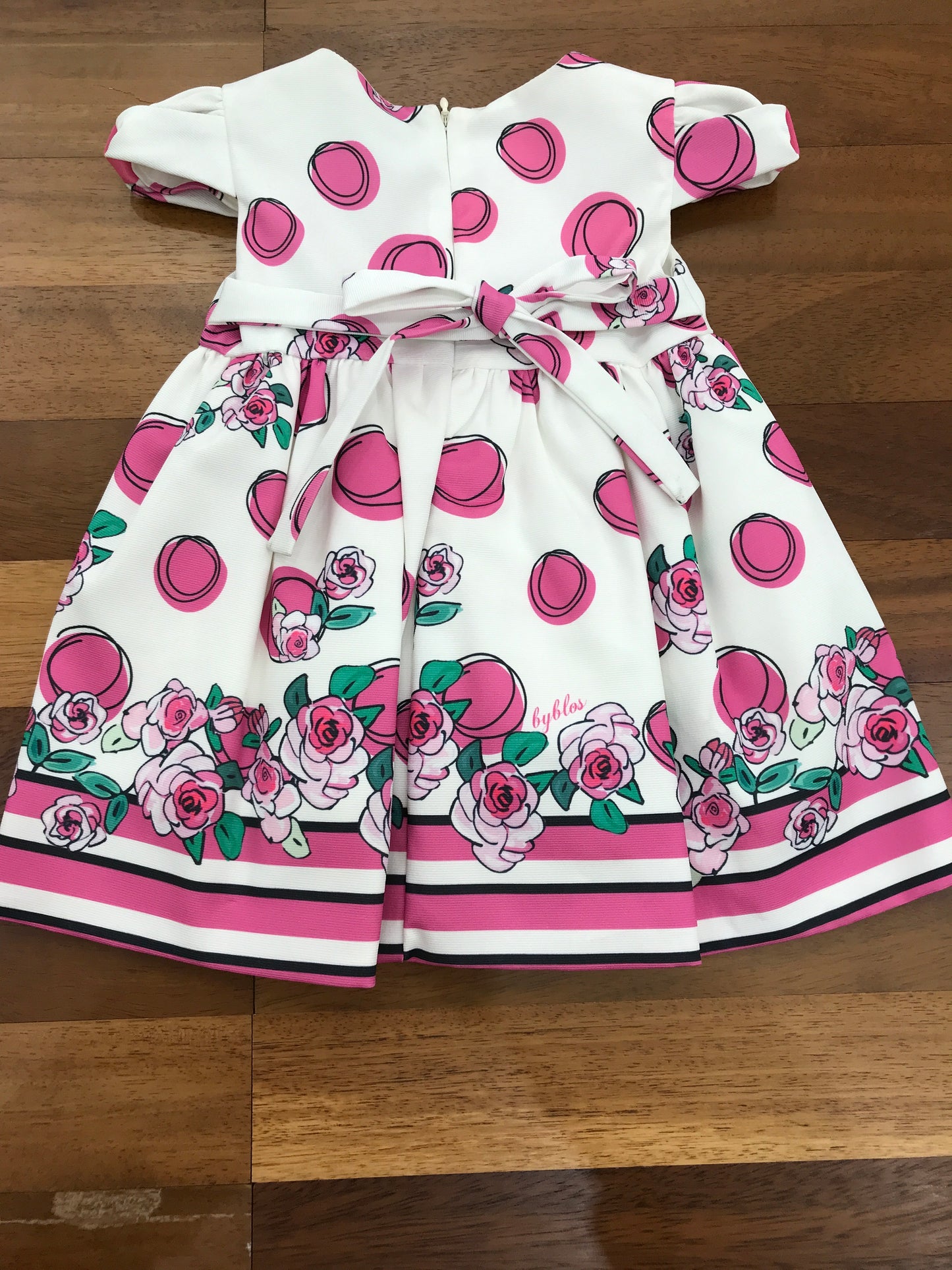 Abito Byblos di base bianco con fiori e pois rosa mezza manica senza colletto con gonna ampia