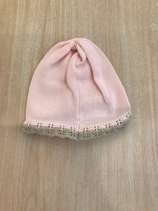 Cappello Bebè di Almy in filo rosa con smerlo tortora al bordo