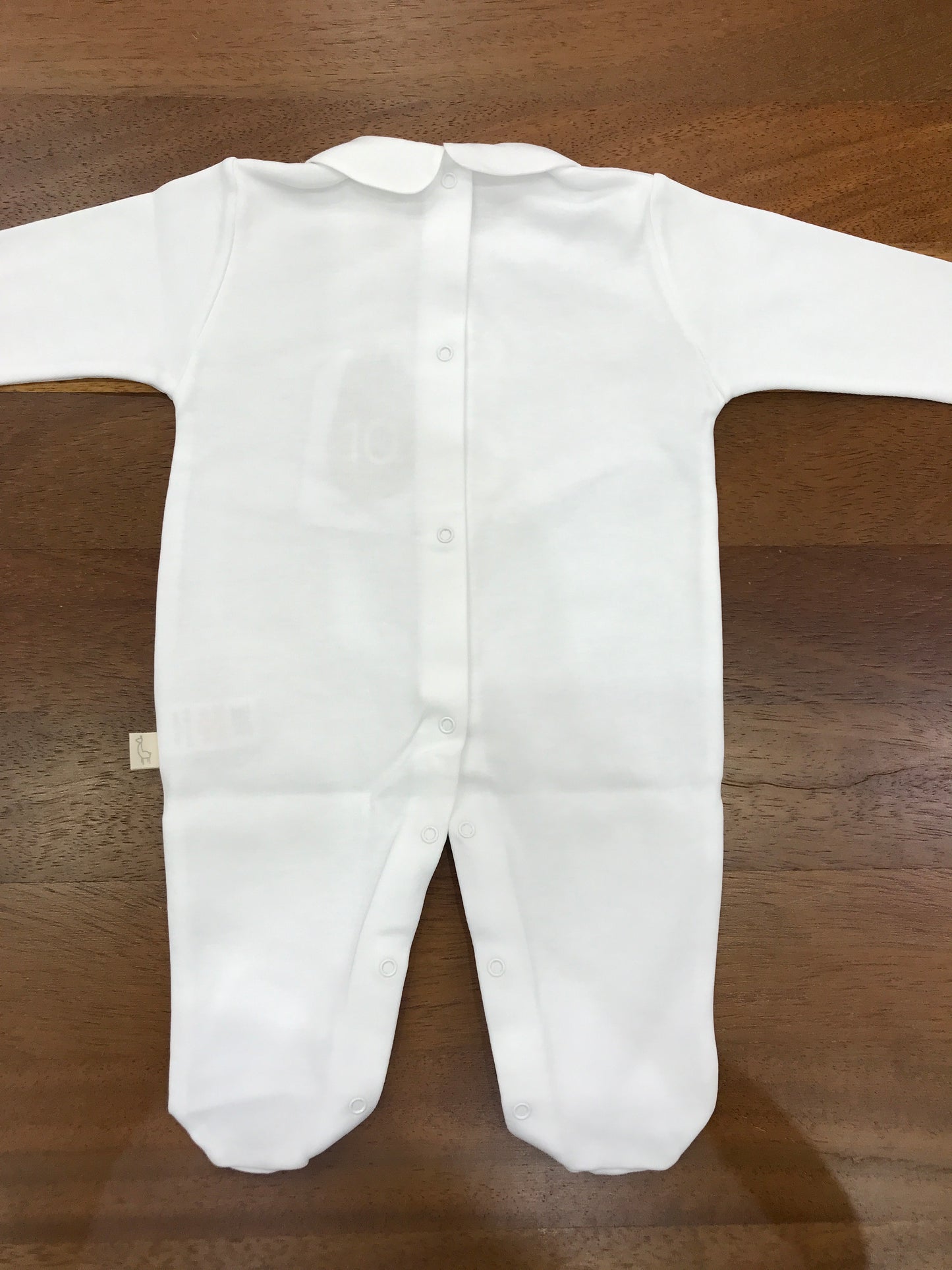 Tutina Baby Gi bianca in cotone manica lunga manica lunga con orsetto ricamato sul davanti