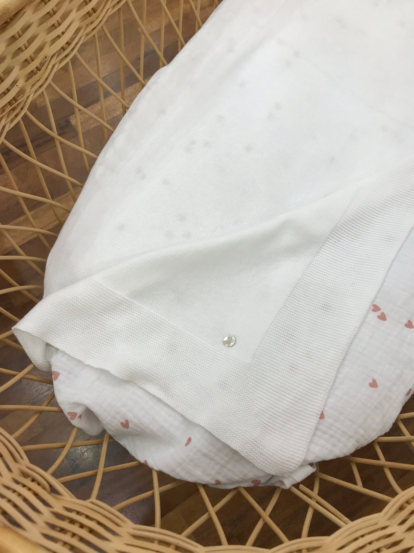 Coperta Paz Rodriguez in filo bianca con lavorazione in maglia