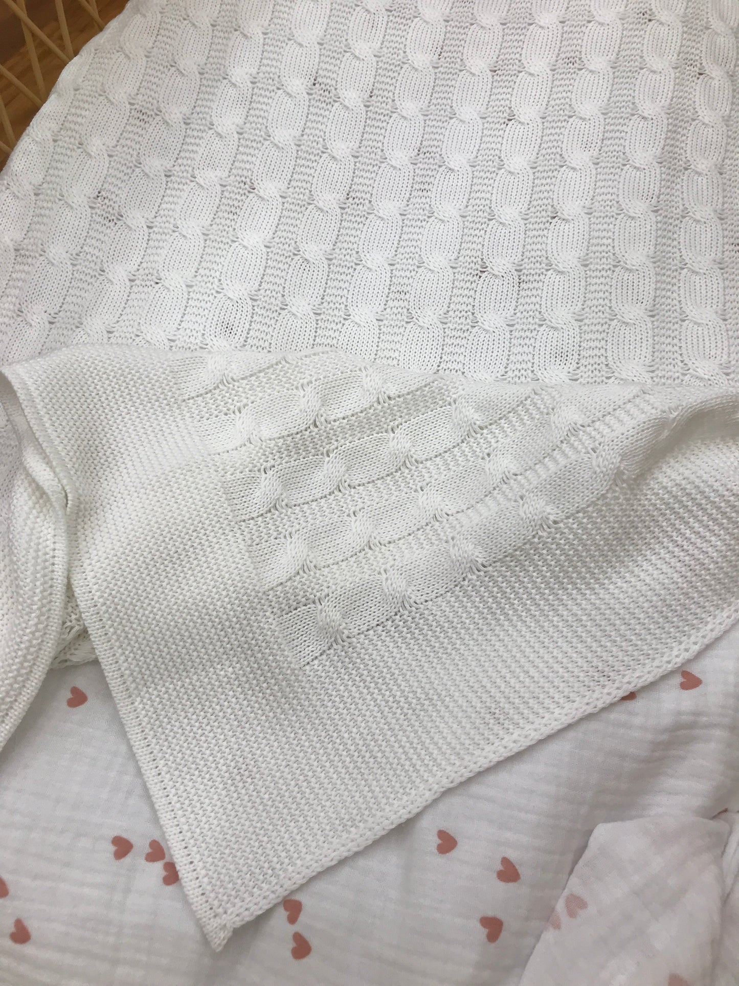 Coperta Baby Lord in filo bianca con lavorazione di trecce