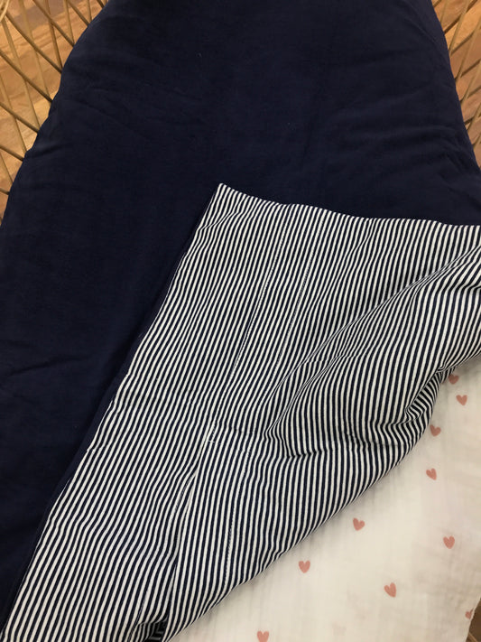 Coperta Coccodè in caldo cotone blu scuro con interno a righe blue bianche