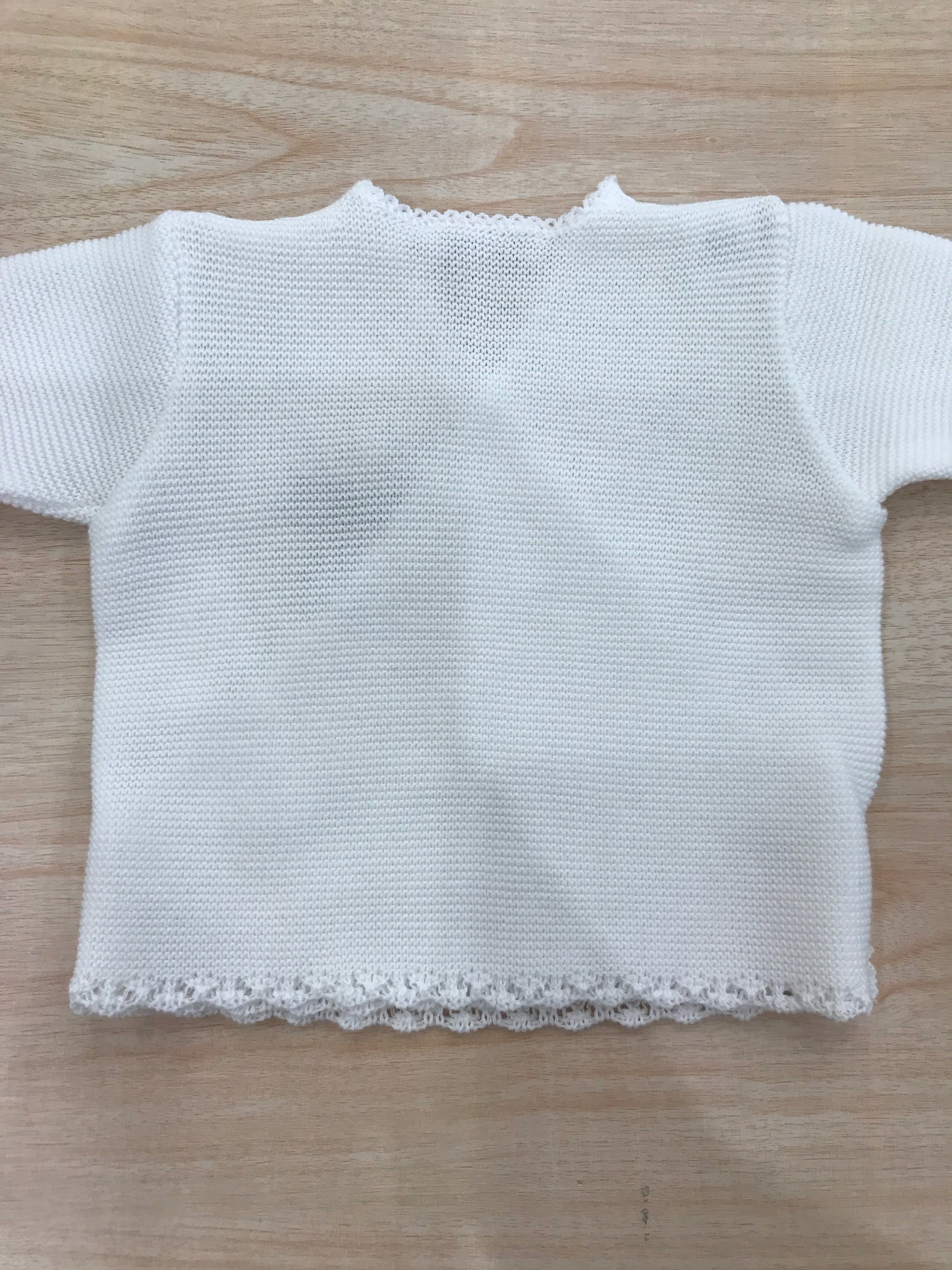 Cardigan Baby Lord in filo bianco ad incrocio smerlato