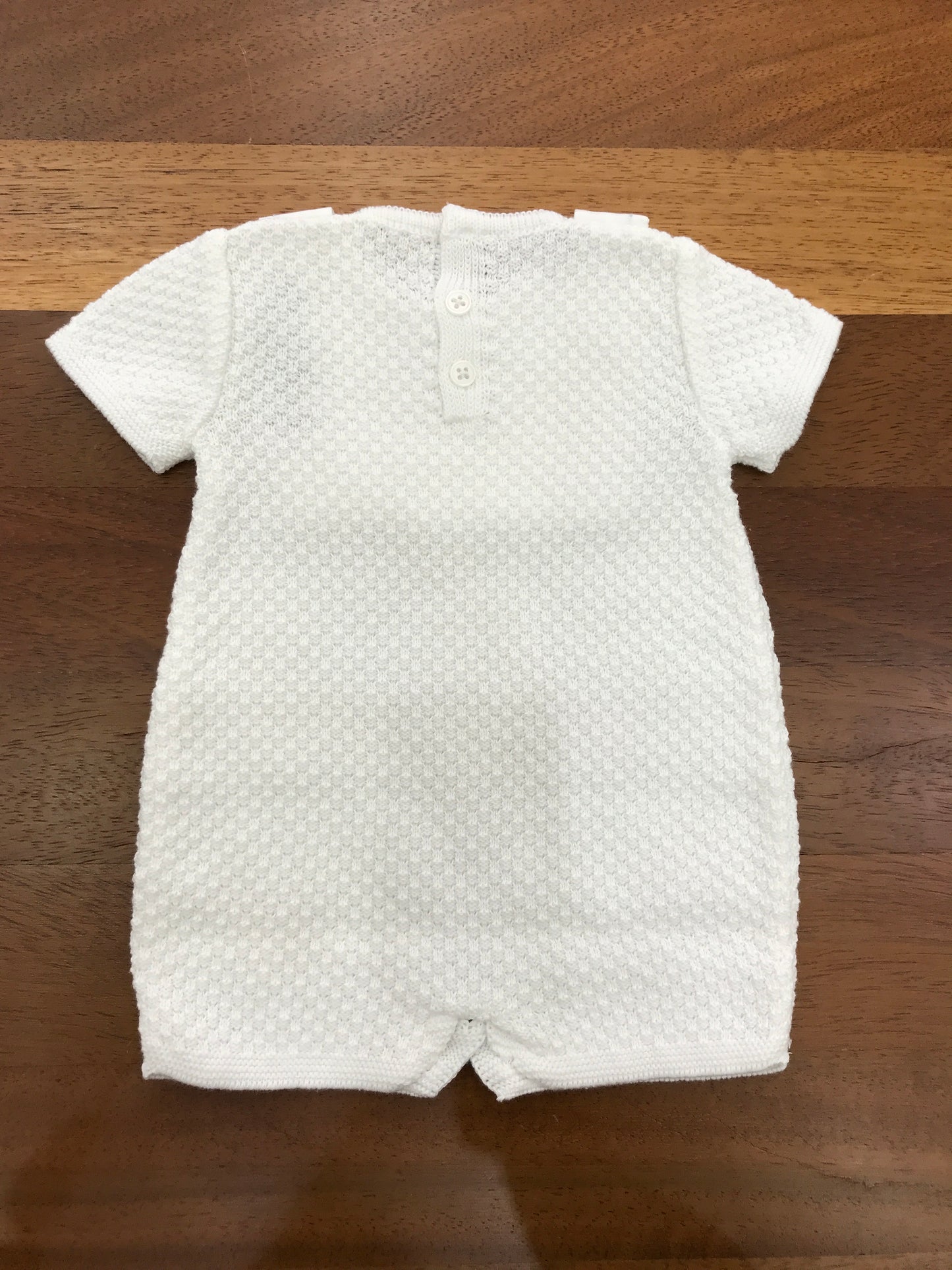 Pagliaccetto Paz Rodriguez in filo bianco mezza manica collo con finto bavaglino in lino bianco con dettagli celesti