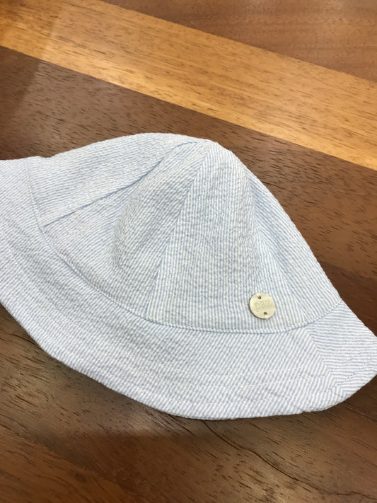 Cappello Paz Rodriguez in cotone a righe celesti e bianche con bordo smerlato e con laccio sotto collo