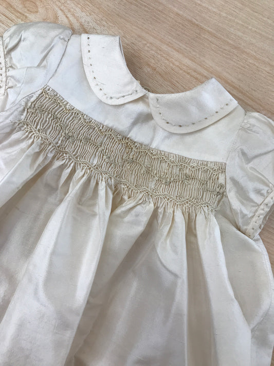 Abito BonPoint in cotone avorio mezza manica con corpetto lavorato da punto smock e fiori con culotte abbinata