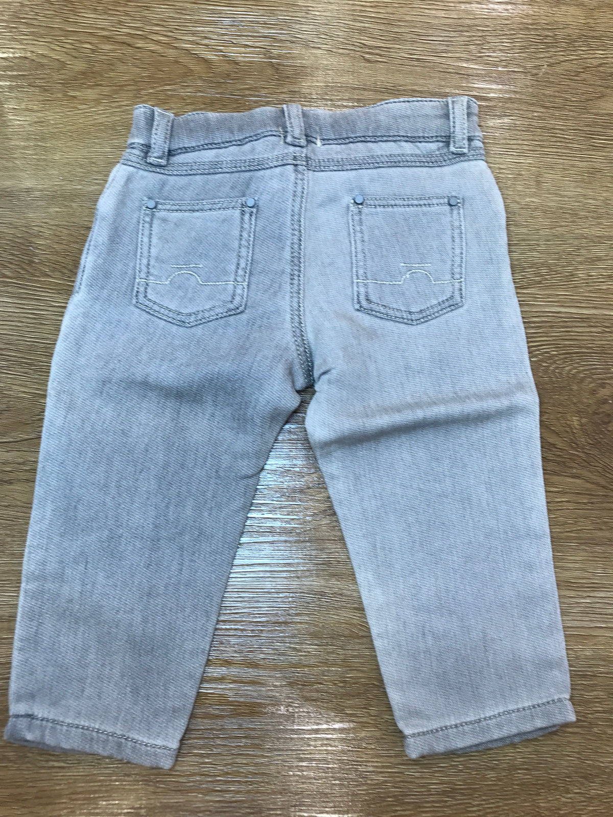 Pantalone Maperò in jeans grigio con tasche sul davanti e sul retro