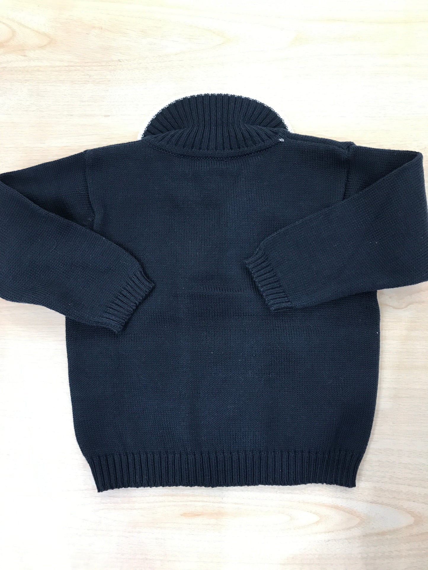 Cardigan Cielo Blu in filo blu scuro con bottoncini sul davanti colletto rifinito in bianco