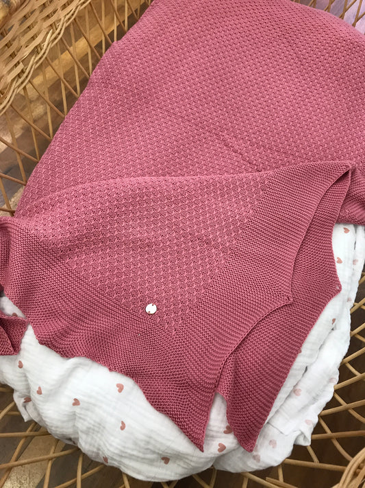Coperta Paz Rodriguez in filo color ortensia smerlato ai bordi