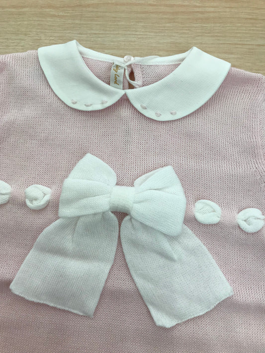Pagliaccetto Baby Lord in filo mezza manica con colletto bianco con pois rosa e fiocco con passanastro bianco sul davanti