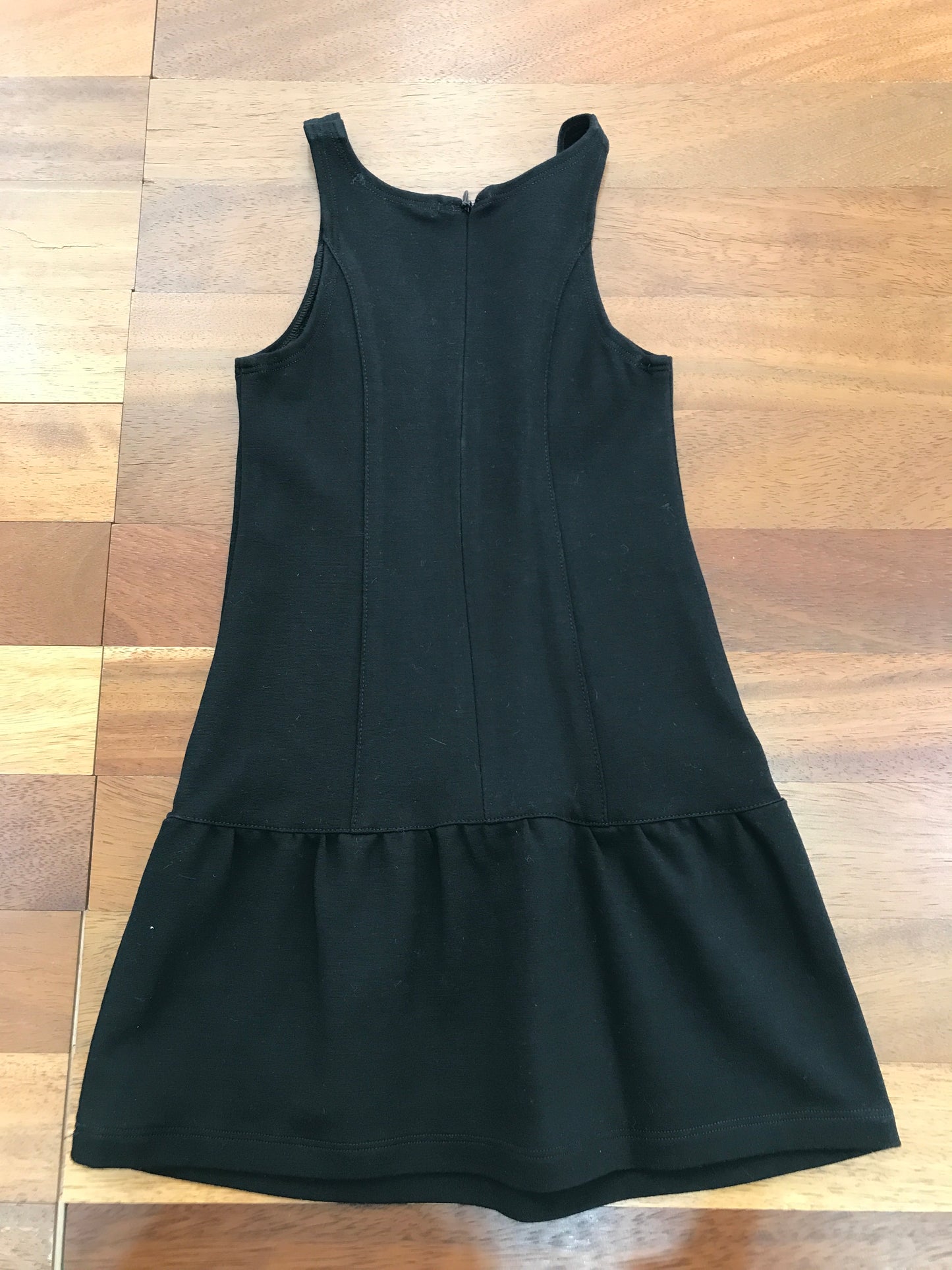 Abitino Les Copains in caldo cotone smanicato nero con disegno brillantinato laterale