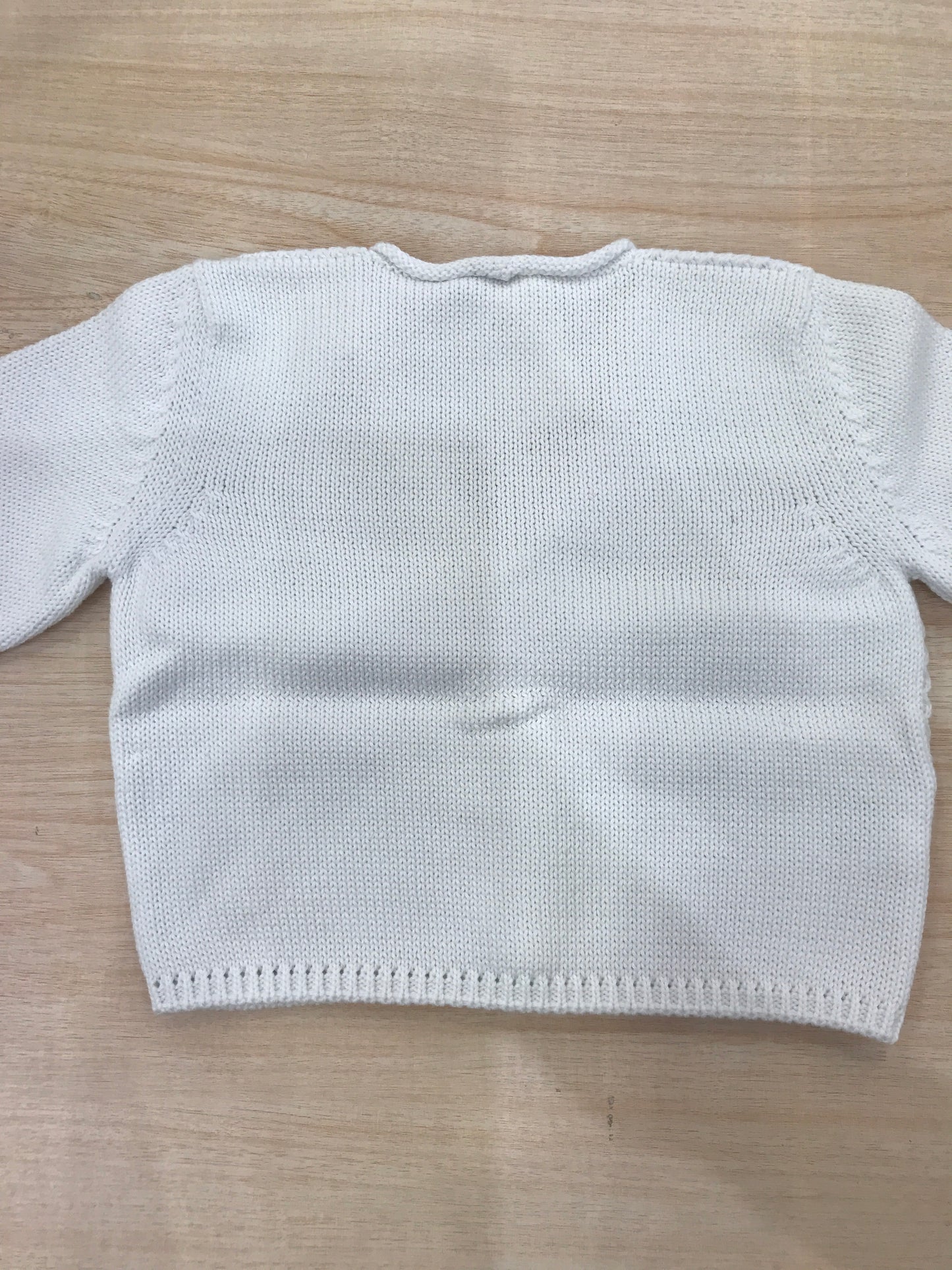 Cardigan Colibrì in filo bianco con bottoncini completamente lavorato
