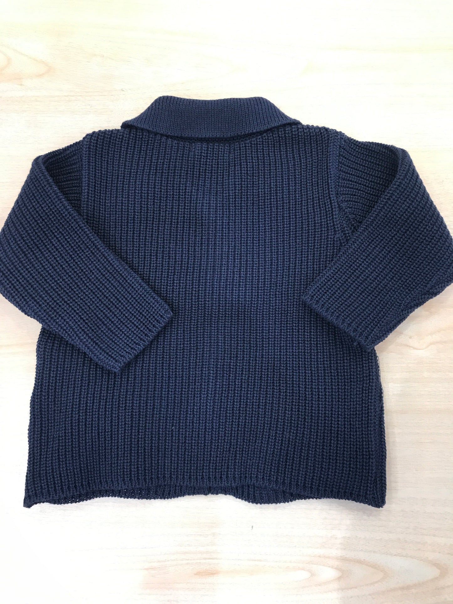 Cardigan Jo Milano in filo di cotone con tasche sul davanti e piccoli bottoncini