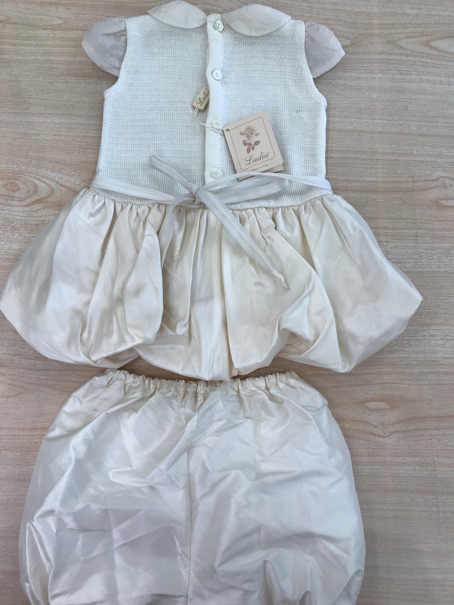 Abito Ladia con rusche fiori a sbuffo con culotte abbinata