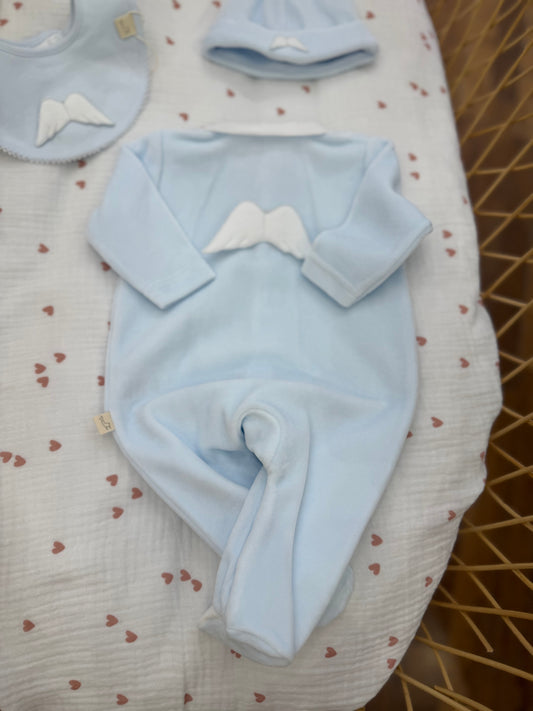 Coordinato nascita Baby Gi in ciniglia celeste con ali bianche