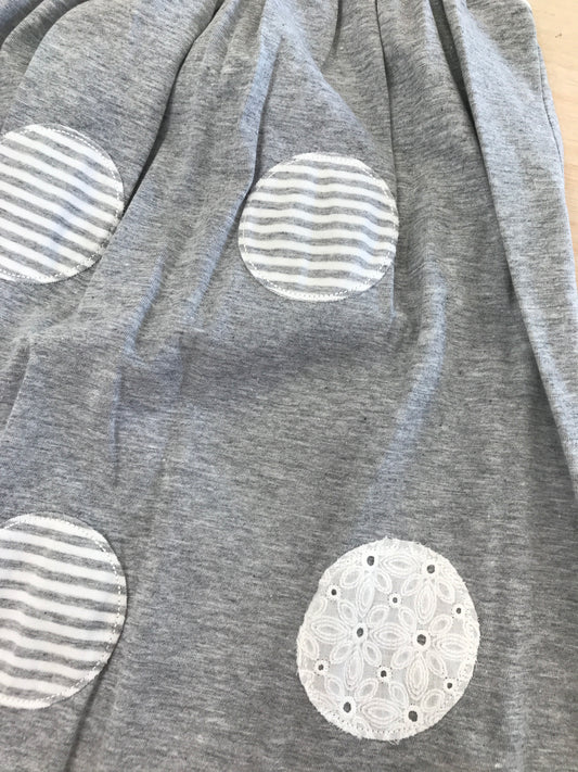 Abito Juppolà in cotone con bretelle con ruche al bordo in basso con pois grandi sul davanti