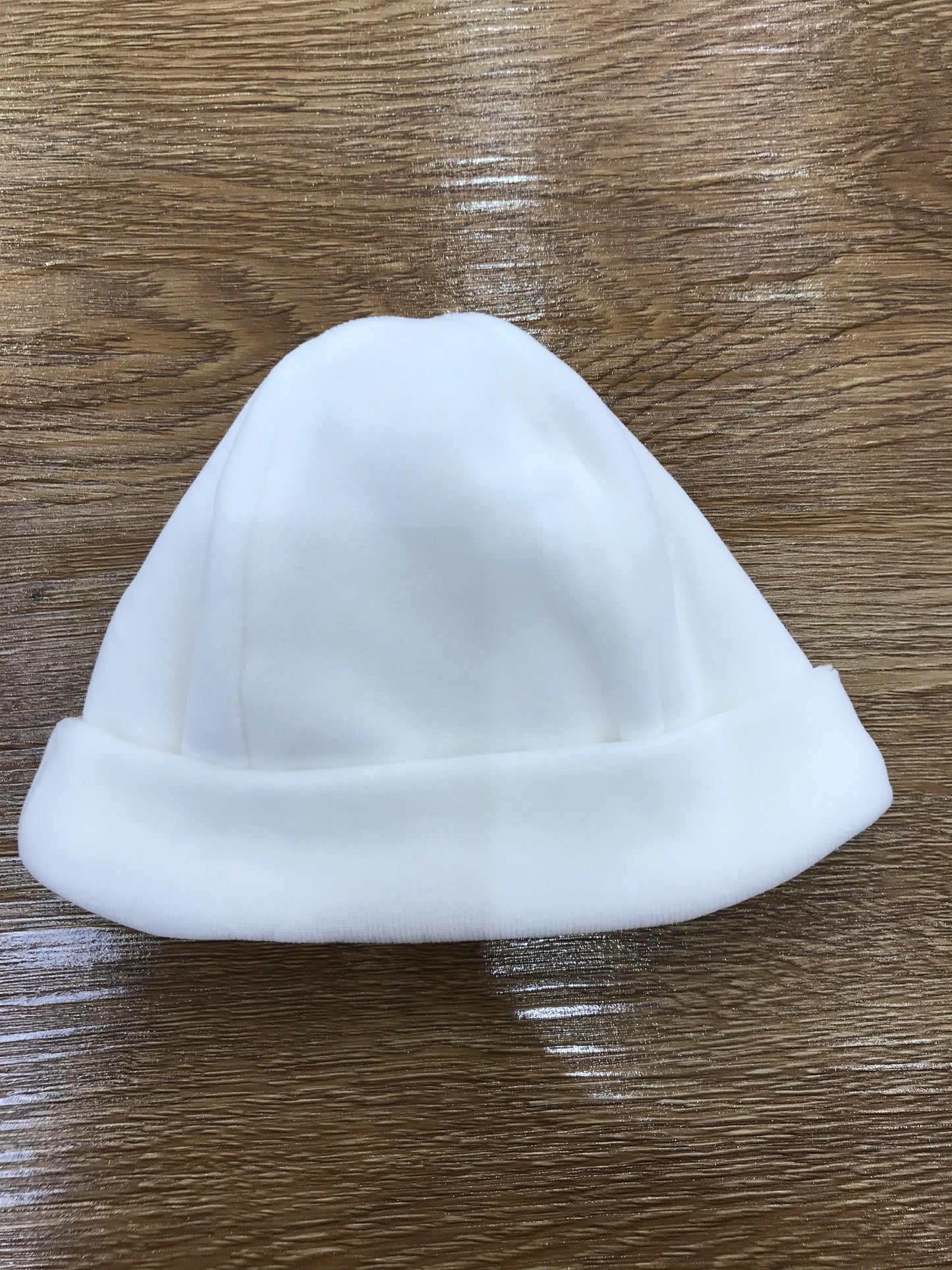Cappello Baby Gi in ciniglia panna con orsetto ricamato
