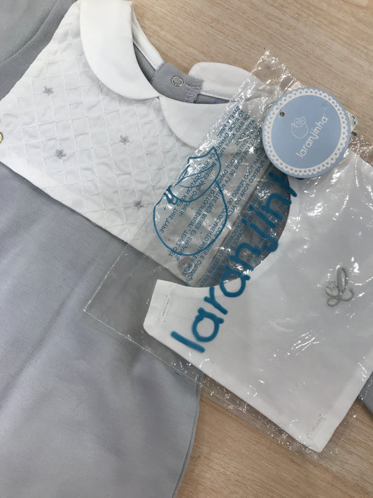 Tutina Laranjinha in cotone manica lunga gamba lunga con piedini grigia con doppia bavetta bianca