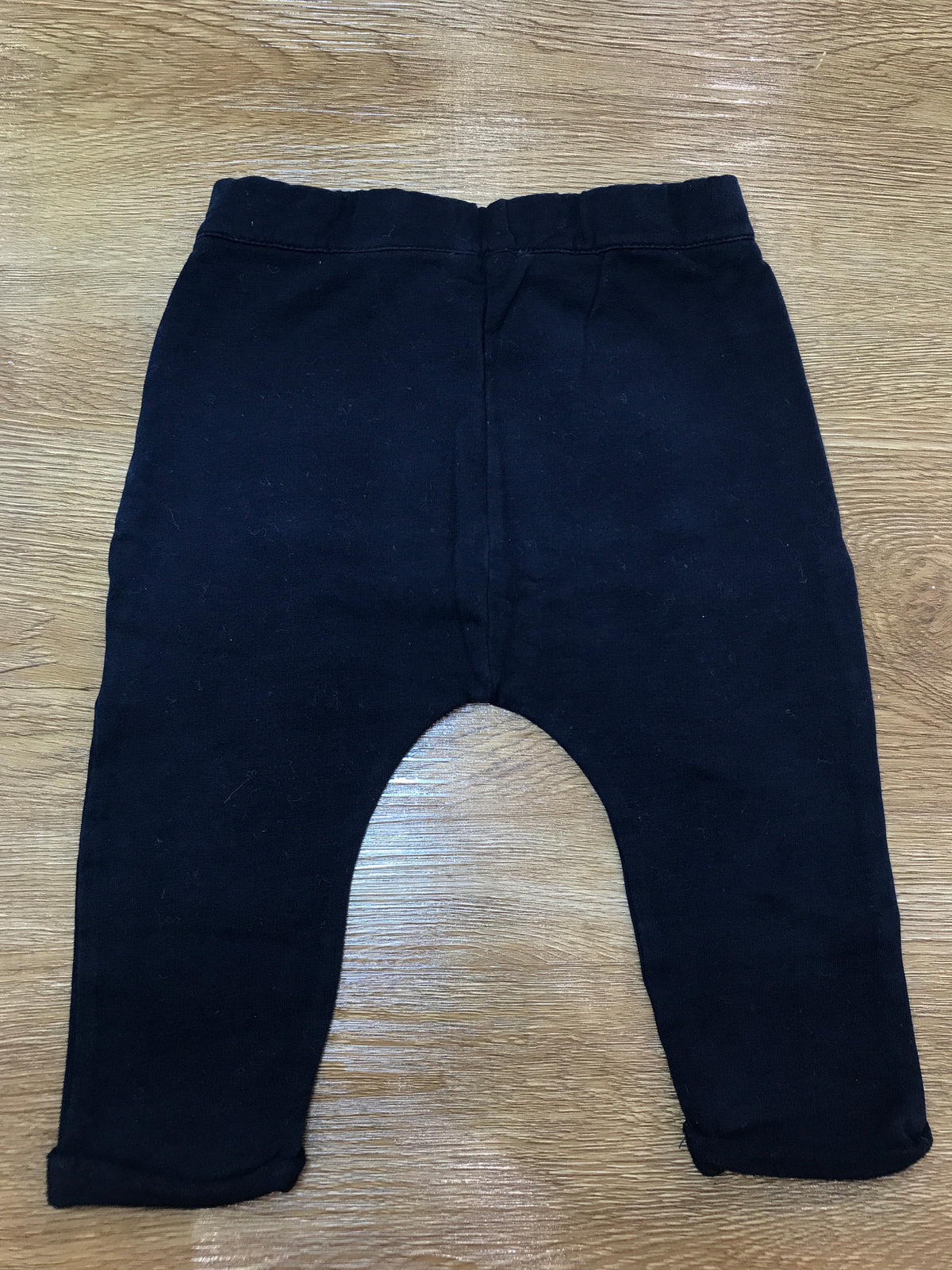 Pantalone Coccodè in blu scuro con tasca sul centro davanti elastico in vita