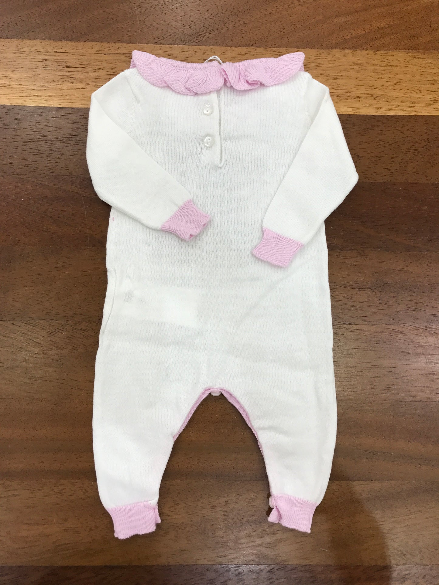Tutina Le Bebè in filo di cotone bianca con dettagli rosa con rusche ed orsetti ricamati sul davanti