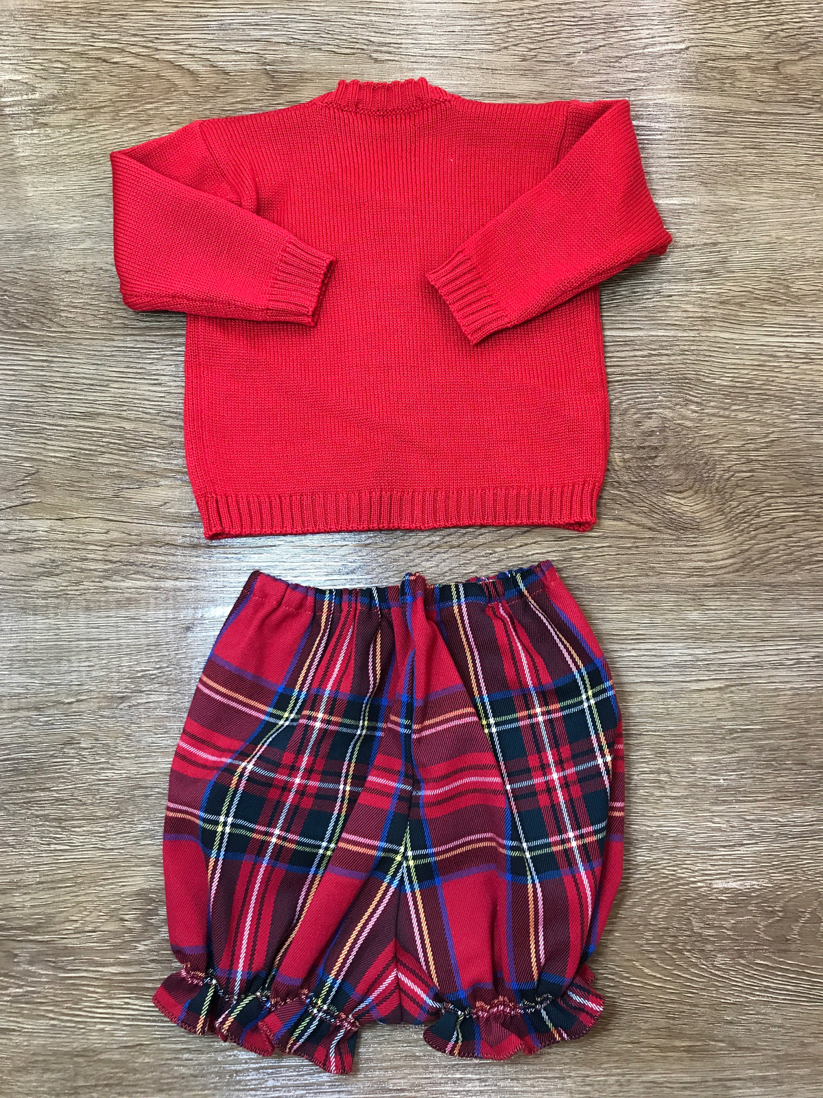 Completo Delizia Baby cardigan rosso con bottoncini e pantalone scozzese a sbuffo