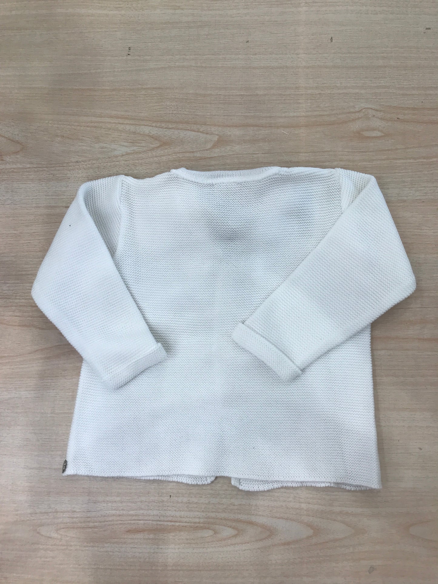 Cardigan Paz Rodriguez in filo bianco manica lunga con particolarità sui bottoncini